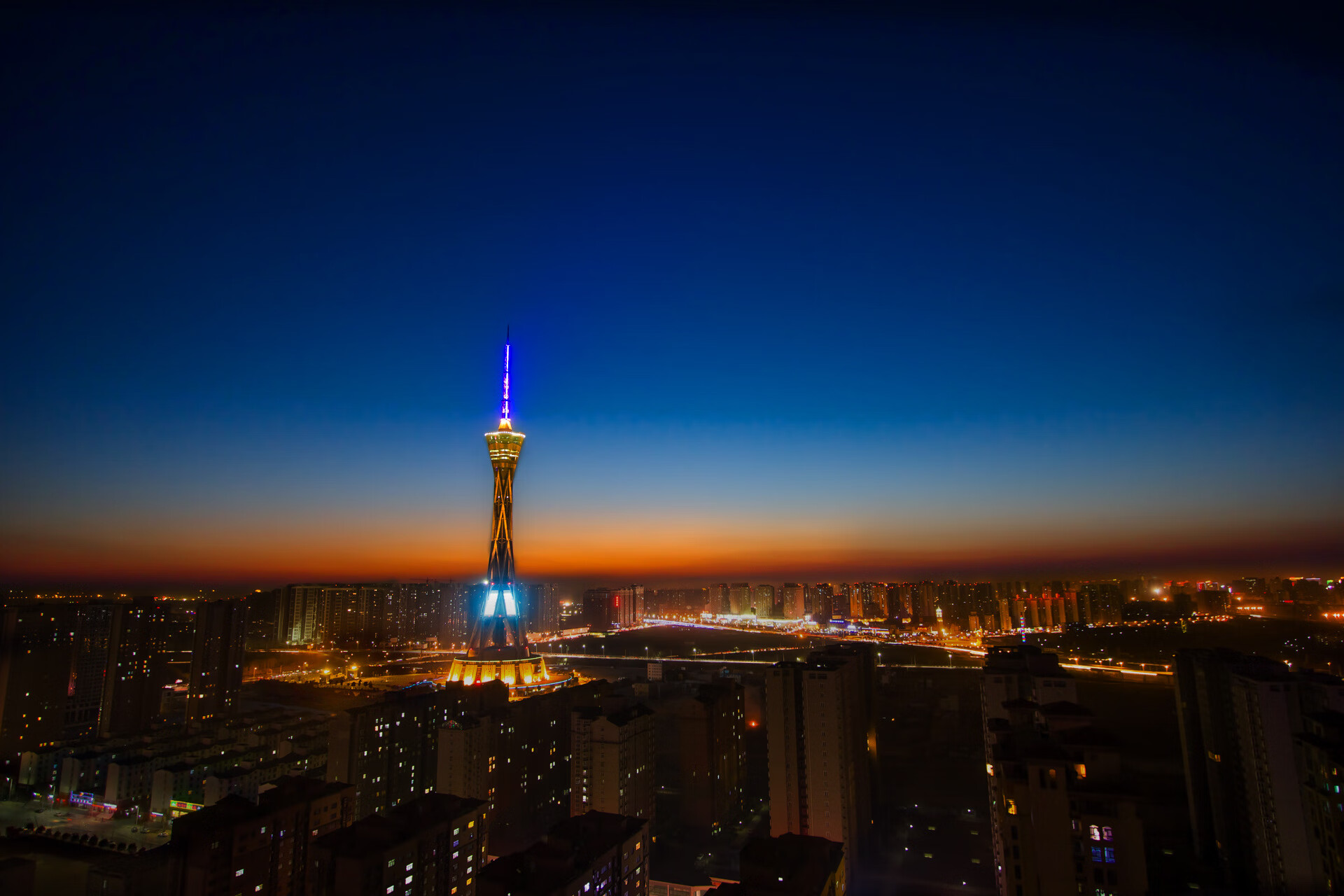 kaiyun体育app-雷恩泰尼克打破僵局，助球队逆转击败对手，雷尼恩是什么牌子