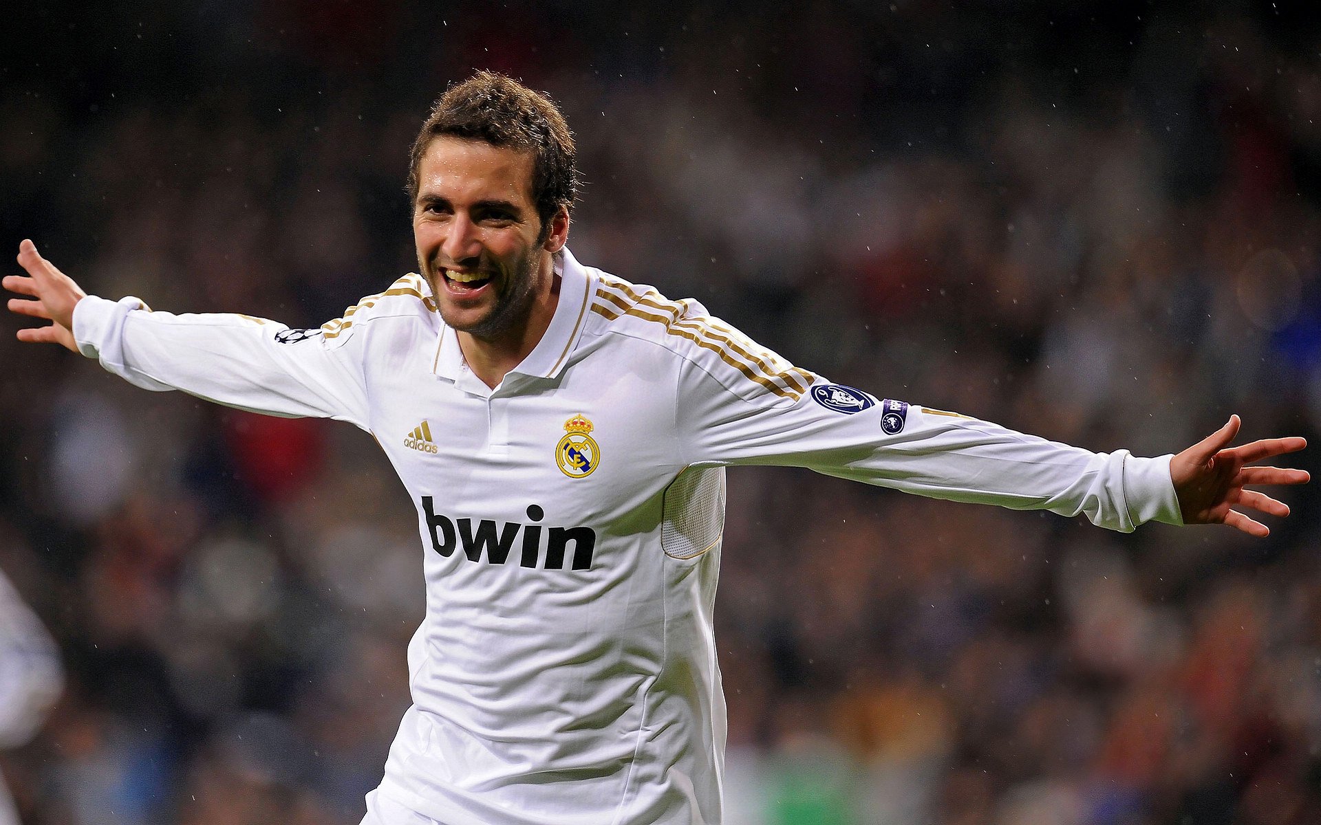 《年度竞猜:哪个战队将夺冠?粉丝热议不断》,哪些竞猜平台赞助了电竞战队